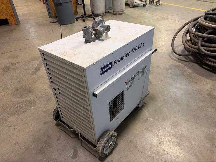 l.b.-white-premier-170-df-portable-heater-image-3