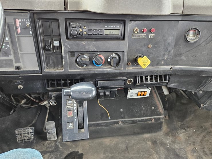 2001-vactor-2100-image-25