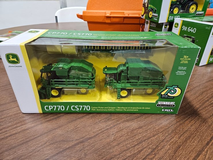 #118-•-1/64-scale-john-deere-cp770/cs770-image-1