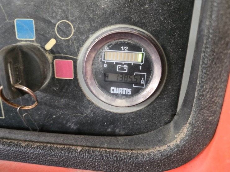 2005-jlg-e300ajp-image-17