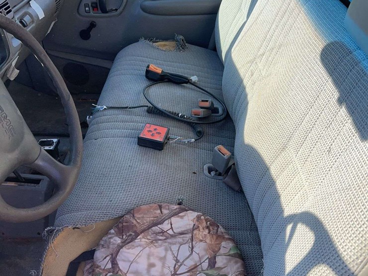 2000-gmc-k3500-image-18