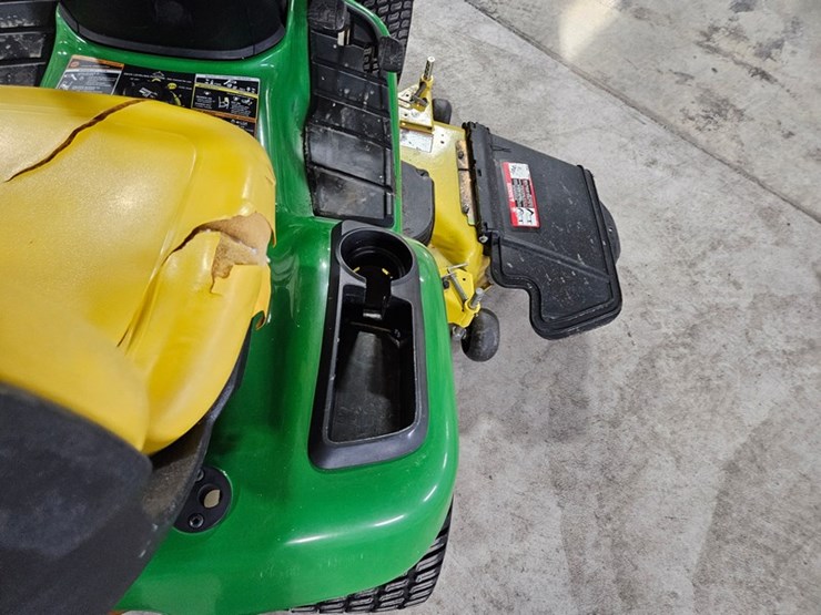 2014-john-deere-x320-image-14