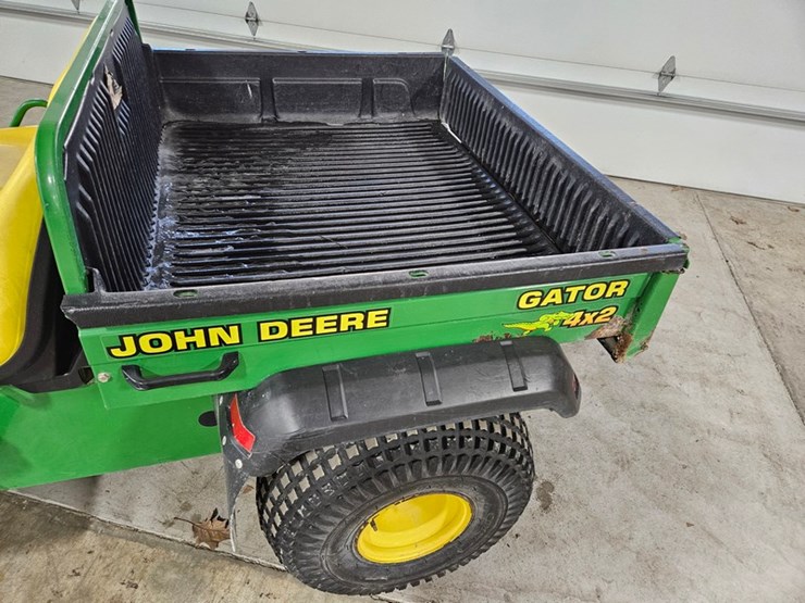 john-deere-gator-image-9