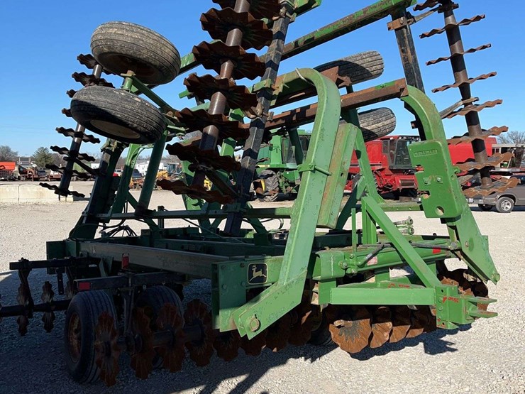 john-deere-230-image-7