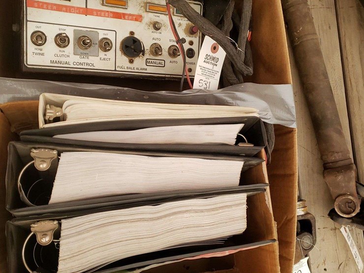 hesston-560-image-19