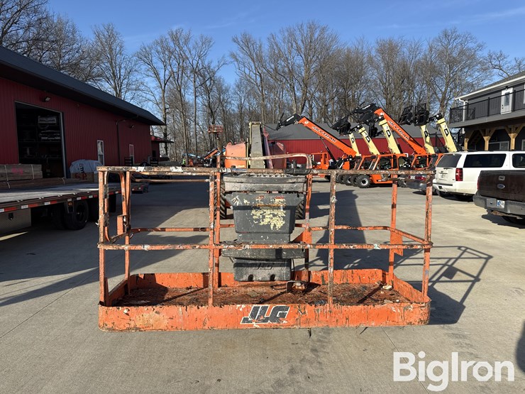 2006-jlg-800s-image-2