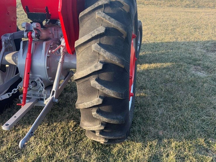 massey-ferguson-135-image-7