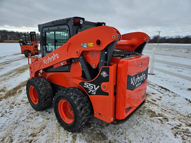 kubota-ssv75-image-3