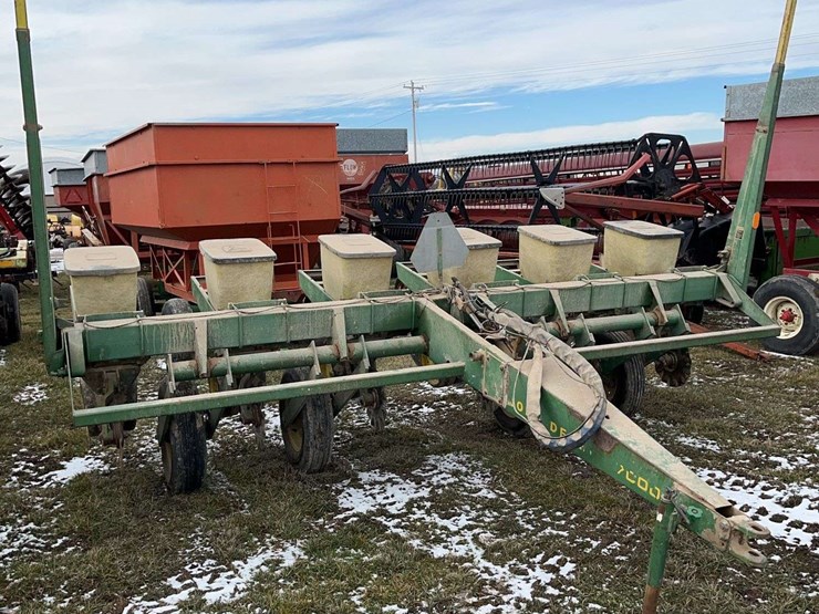 john-deere-7000-image-1