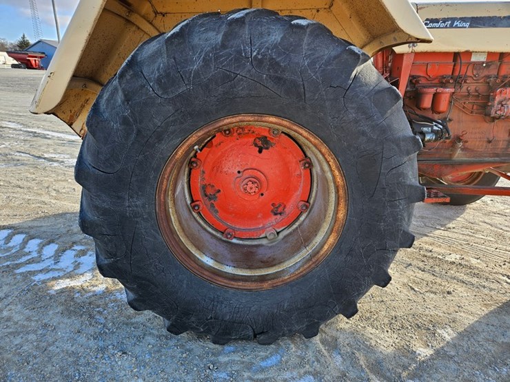 #78-•-case-930-tractor-image-12