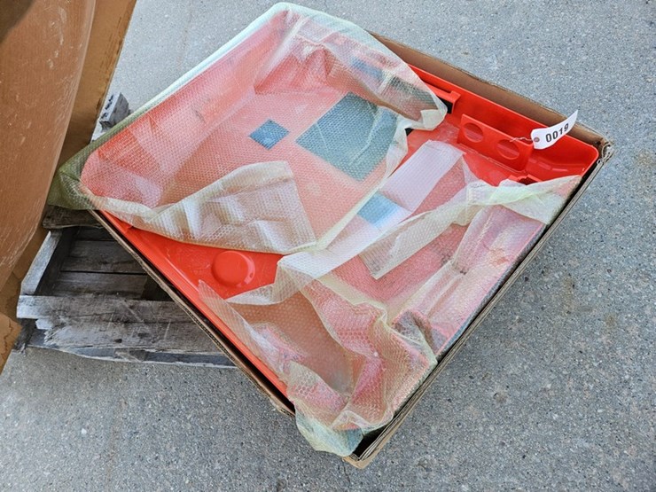 #19-•-kubota-ssv-rear-engine-compartment-door-image-3