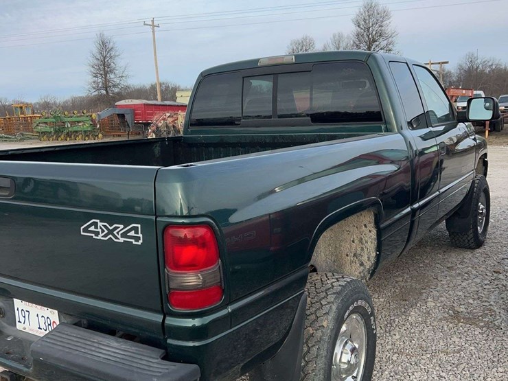 2001-dodge-2500-image-6