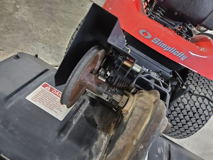 #124-•-simplicity-conquest-lawn-tractor-image-14