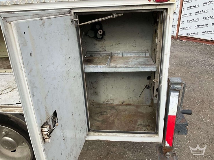 2006-ford-f550-image-43