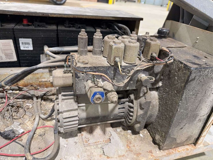 stratolift-krx20-scissor-lift-image-15