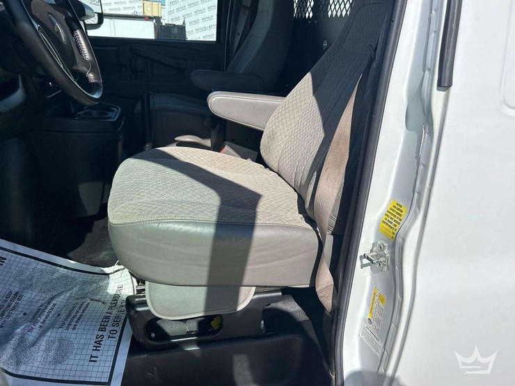 2019-chevrolet-express-2500-image-13