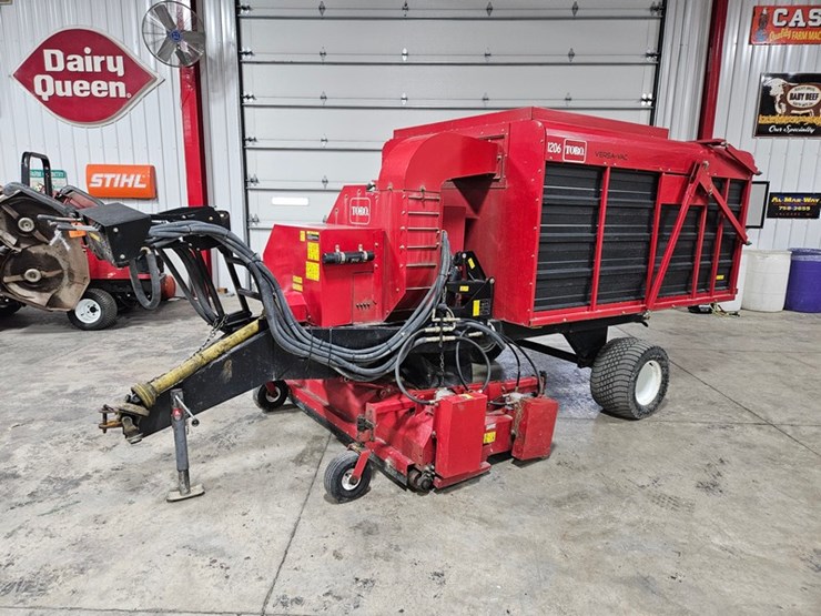 #167-•-toro-versa-vac-towable-vac-image-1