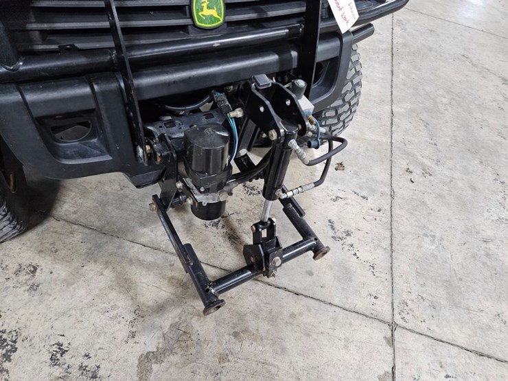 2011-john-deere-gator-image-9