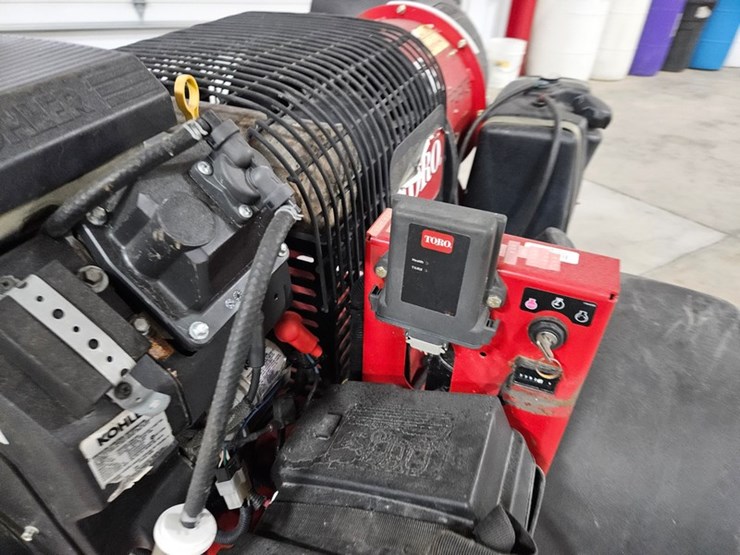 #108-•-2012-toro-pro-force-blower-image-14