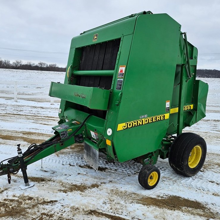 JOHN DEERE 566