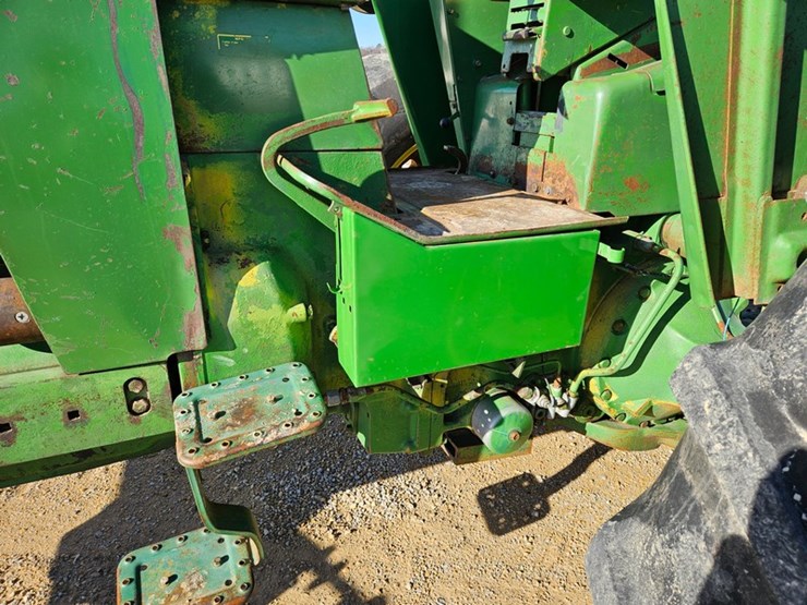 john-deere-4520-image-9
