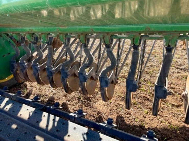 john-deere-8300-image-11