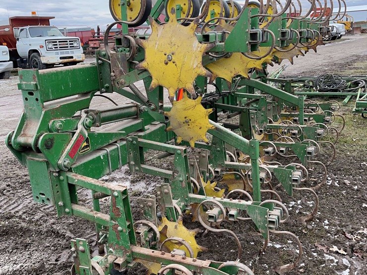 john-deere-845-image-9