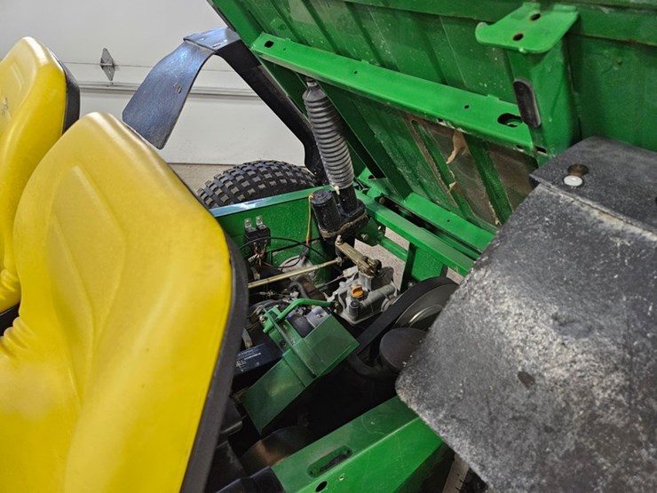 john-deere-gator-image-11