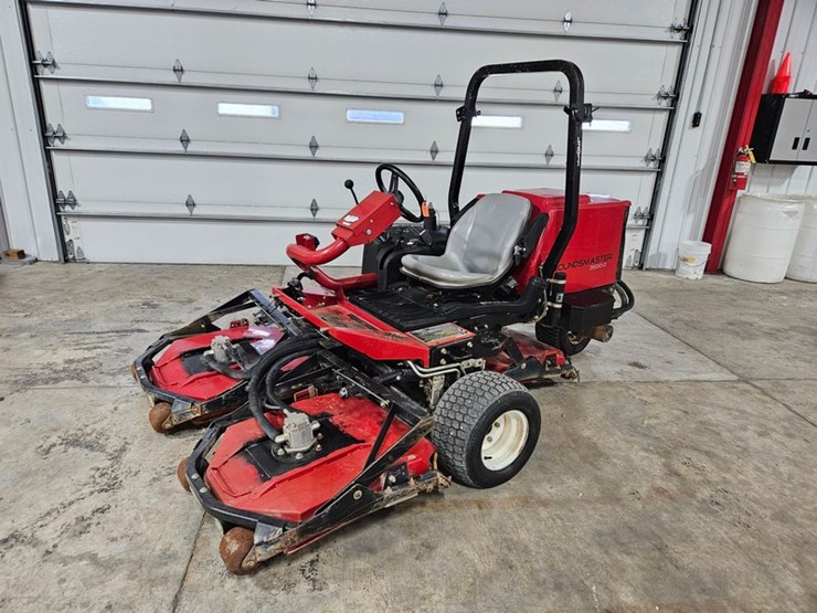 #171-•-2011-toro-3500d-sidewinder-surround-mower-image-1
