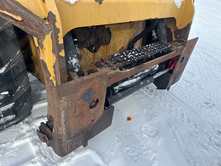 2018-caterpillar-236d-image-24