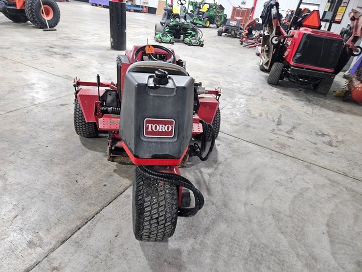 #172-•-toro-2300d-reelmaster-reel-mower-image-4