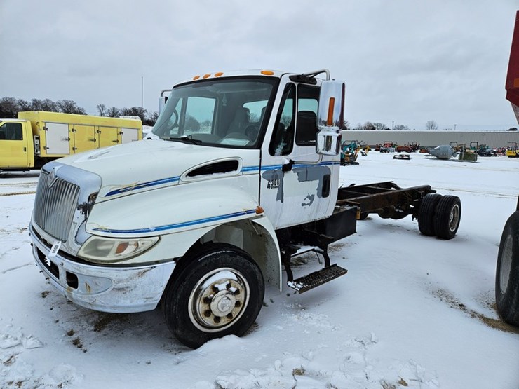 2005-international-4300-image-1