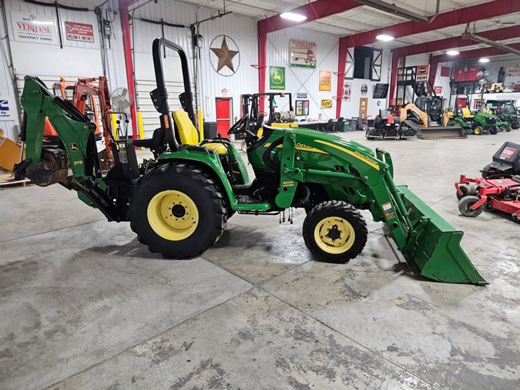 john-deere-3320-image-6