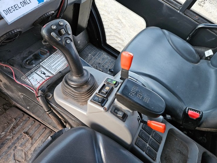 2018-bobcat-toolcat-5600-image-17