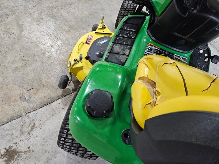 2014-john-deere-x320-image-13