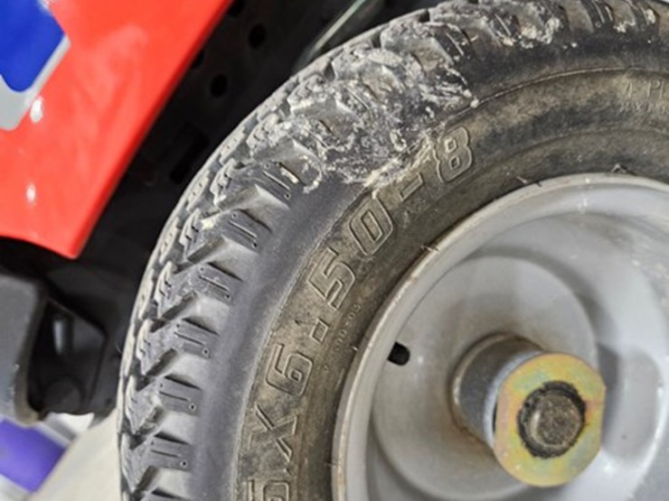 #124-•-simplicity-conquest-lawn-tractor-image-35