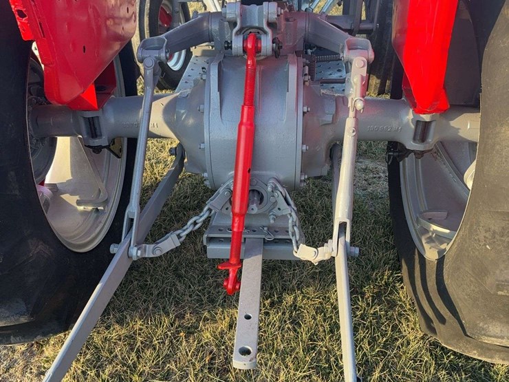 massey-ferguson-135-image-8