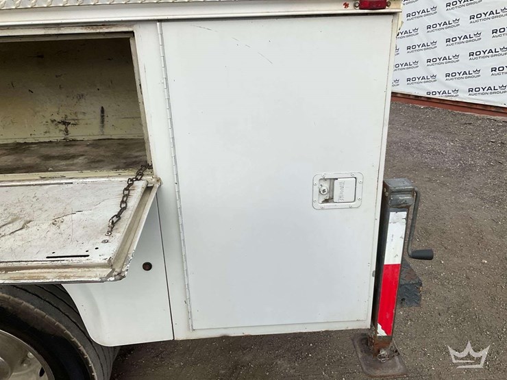 2006-ford-f550-image-42