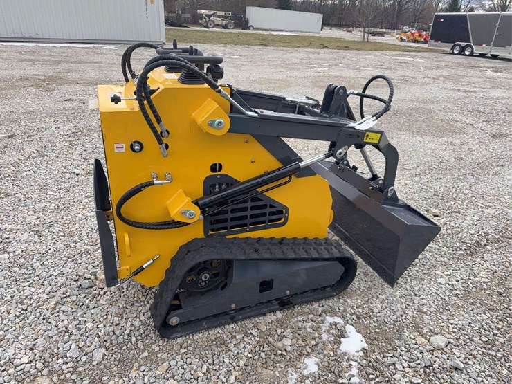 2025-zjg-zj-380-mini-skid-steer-image-5