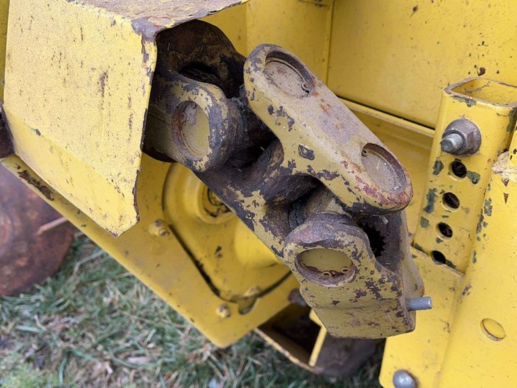 john-deere-630-image-9