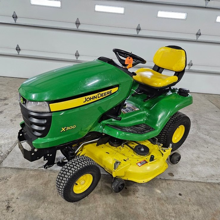 2013 JOHN DEERE X300