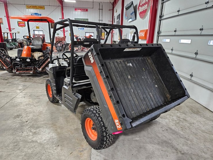 2013-bobcat-3200-image-15