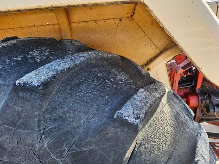 #78-•-case-930-tractor-image-15