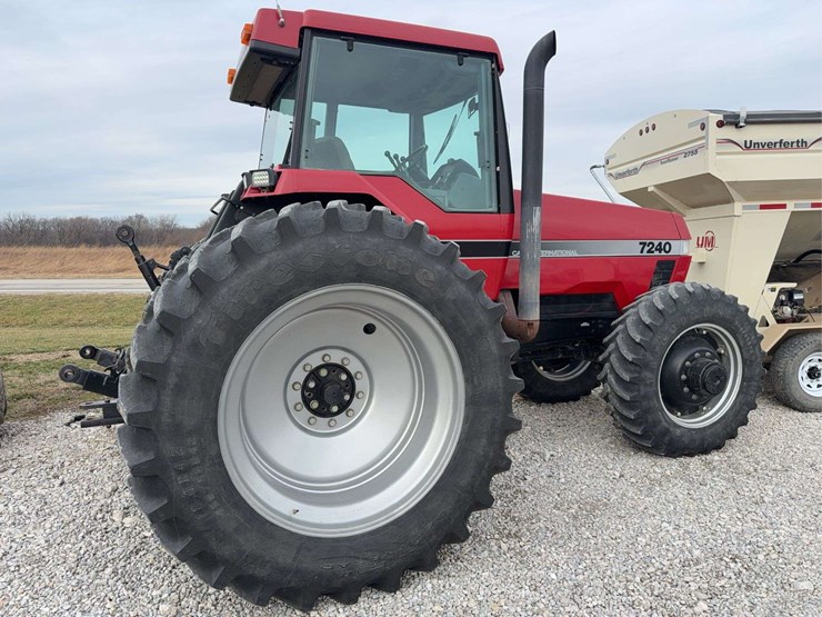1995-case-ih-7240-image-3