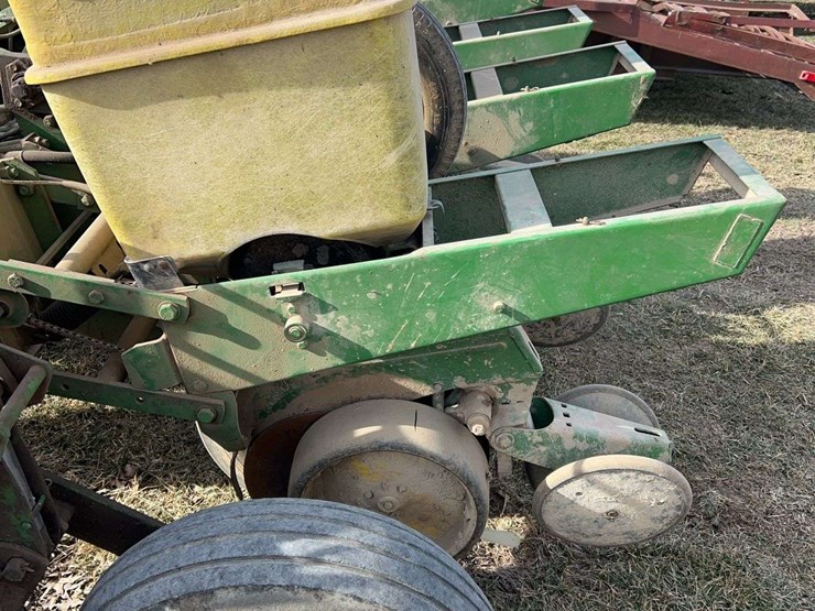 john-deere-8-image-3
