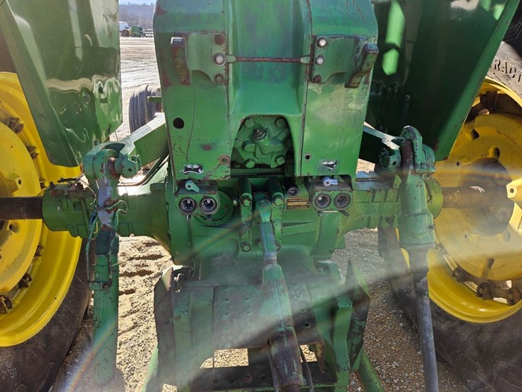 john-deere-4520-image-11