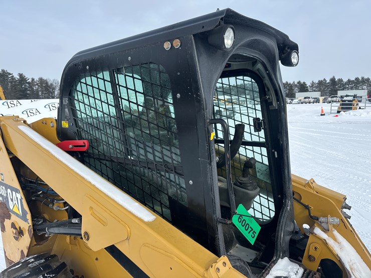 2018-caterpillar-236d-image-12