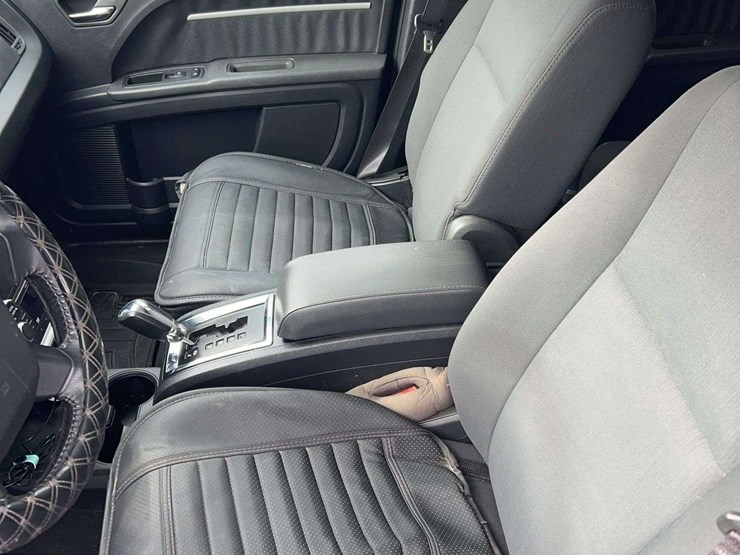 2010-dodge-journey-image-10
