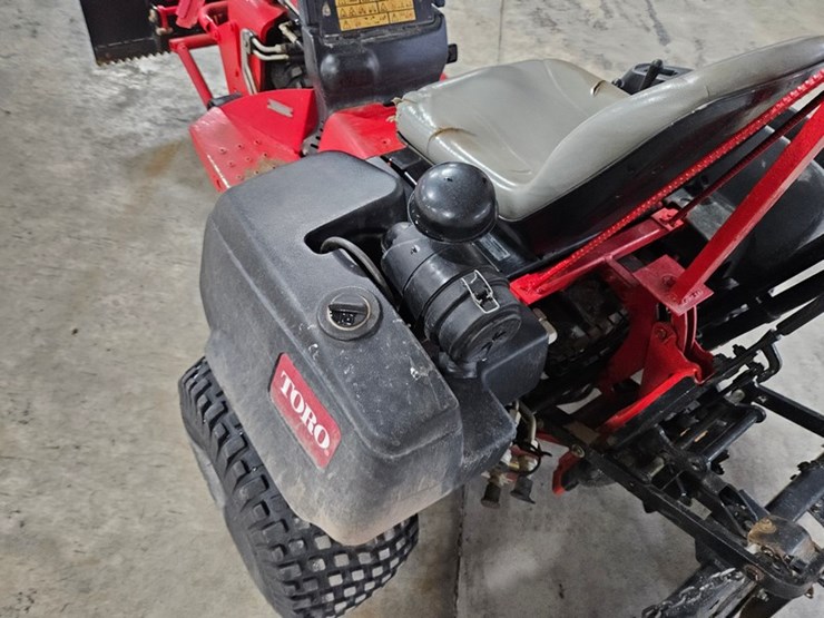 #173-•-2012-toro-5040-sand-pro-bunker-rake-image-17