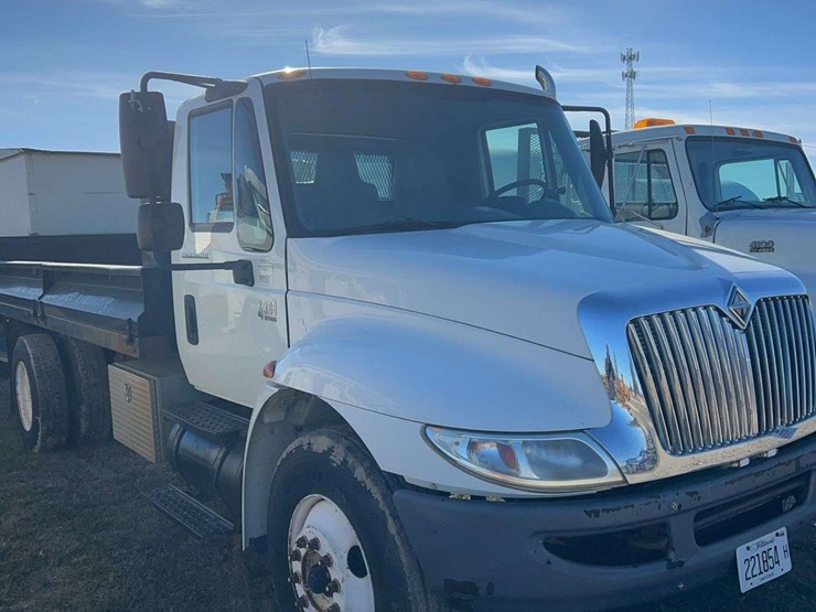 2006-international-durastar-4300-image-1